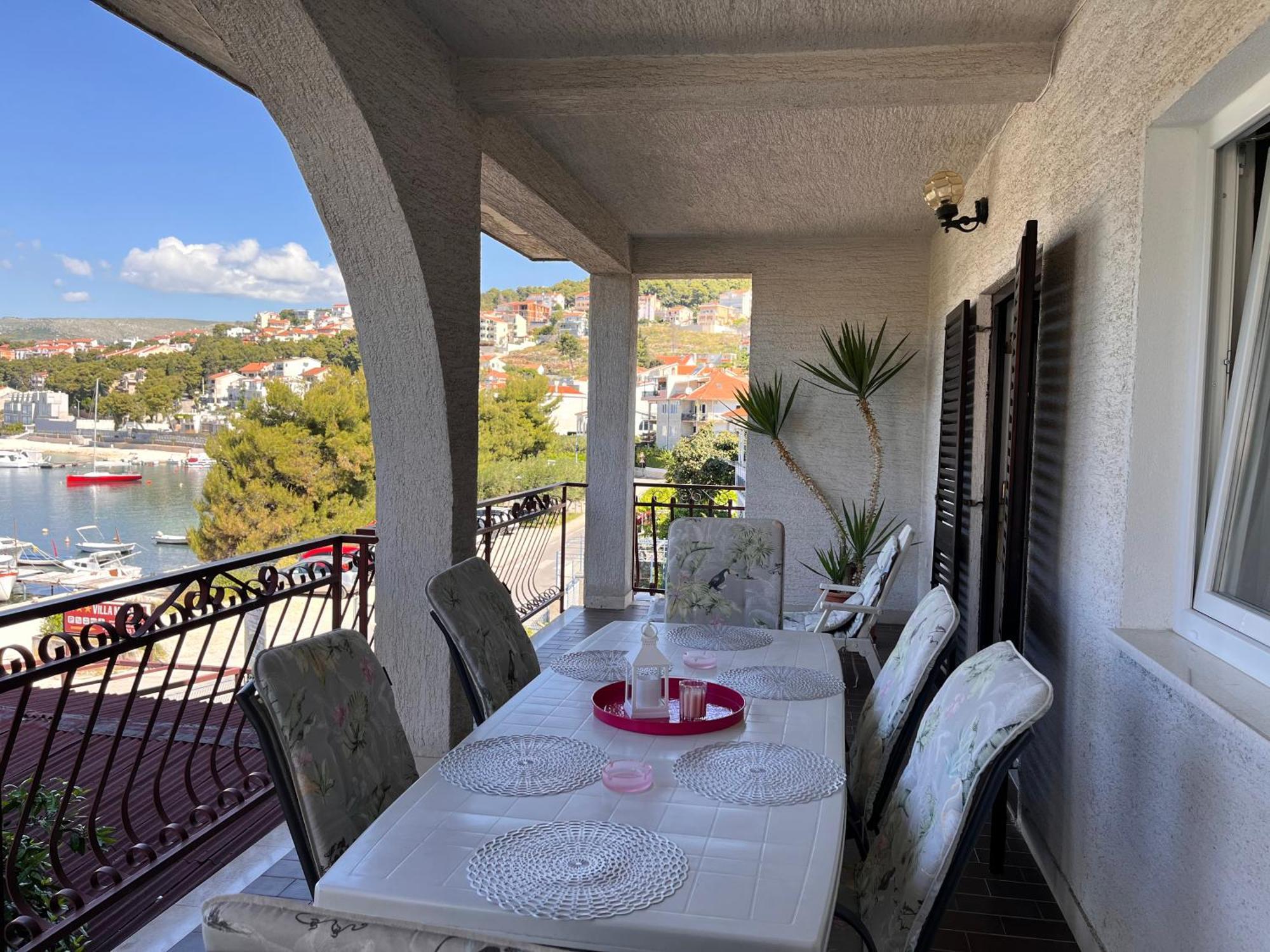 Apartments Villa Mirella 20 M From The Sea - Free Parking Trogir Exteriér fotografie