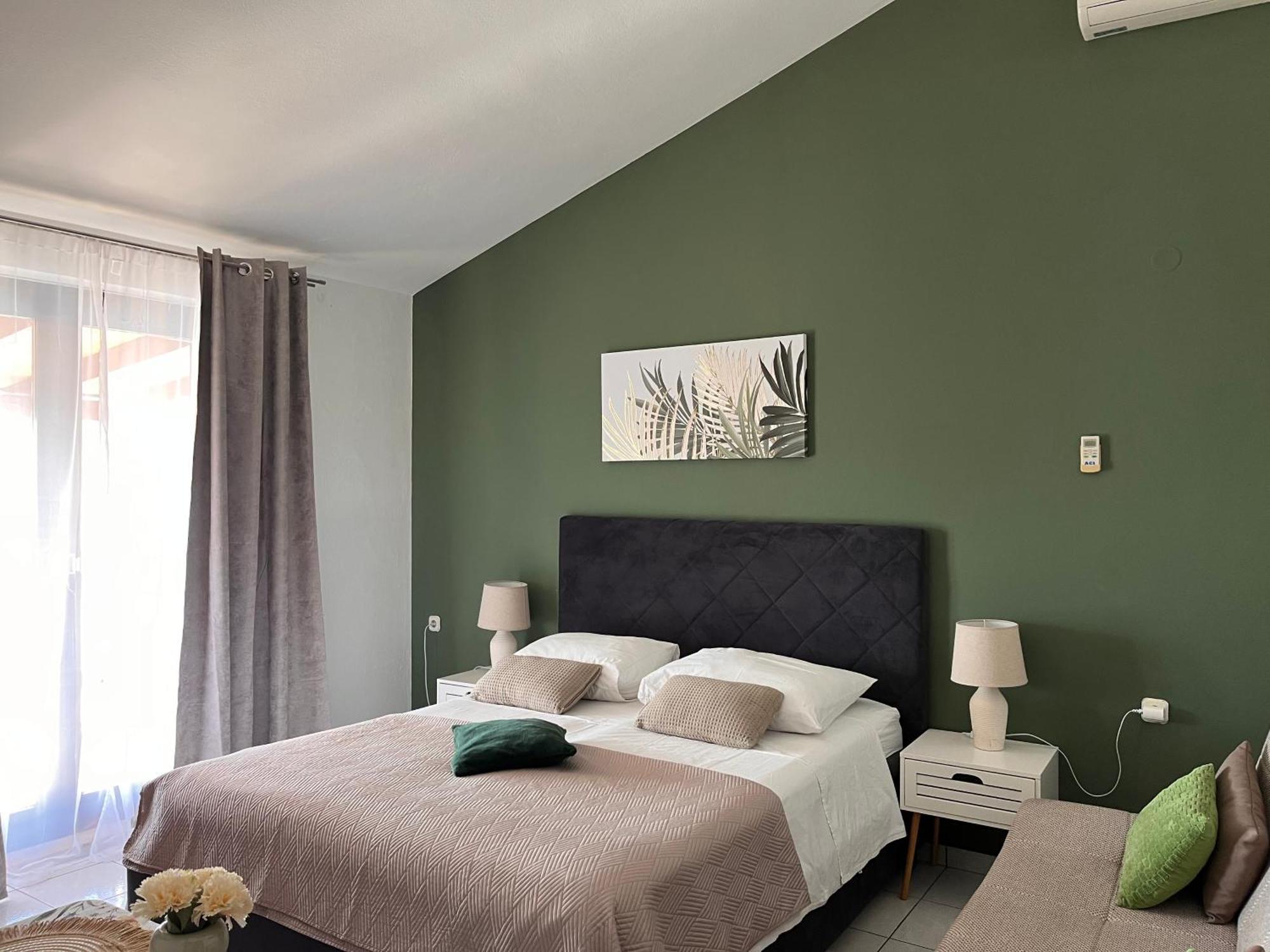 Apartments Villa Mirella 20 M From The Sea - Free Parking Trogir Exteriér fotografie