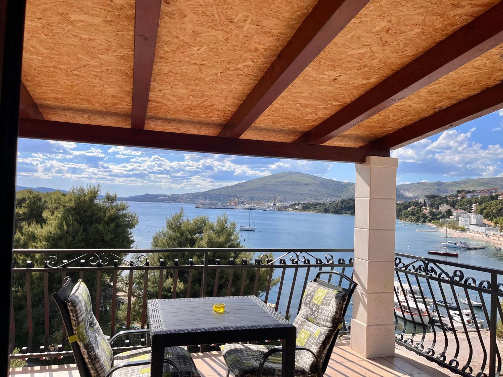 Apartments Villa Mirella 20 M From The Sea - Free Parking Trogir Exteriér fotografie